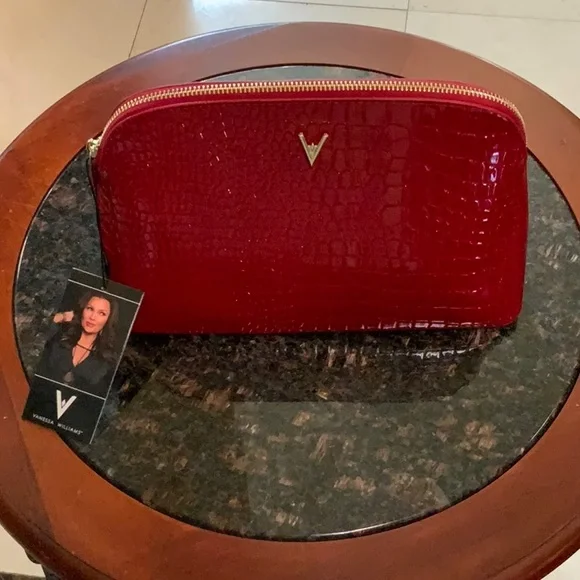 Vanessa Williams Red Croc-Embossed Cosmetic case - Picture 2 of 6